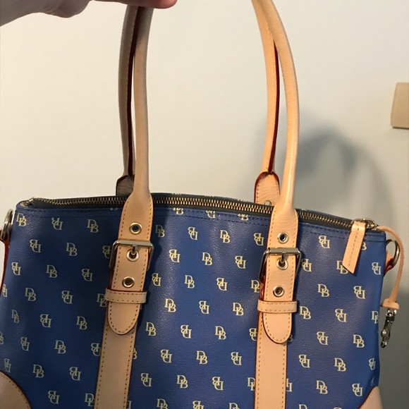 Dooney & Burke pocketbook - Picture 2 of 4